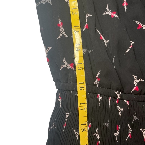 Elle Dress Size M Juniors Chiffon Black Cap Sleeve Semi Pleat Eiffel Tower Paris - Picture 11 of 12